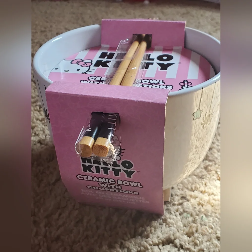 Hello Kitty Ramen Bowl & Chopsticks - Picture 4 of 8